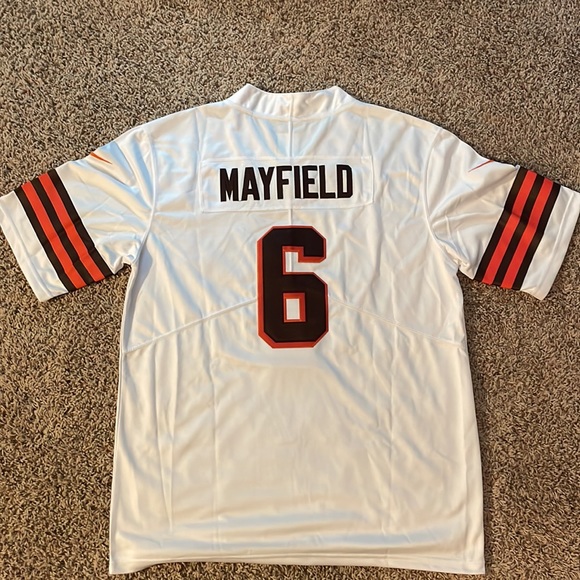 NFL Nike Baker Mayfield Jersey, White, Medium - Picture 4 of 4